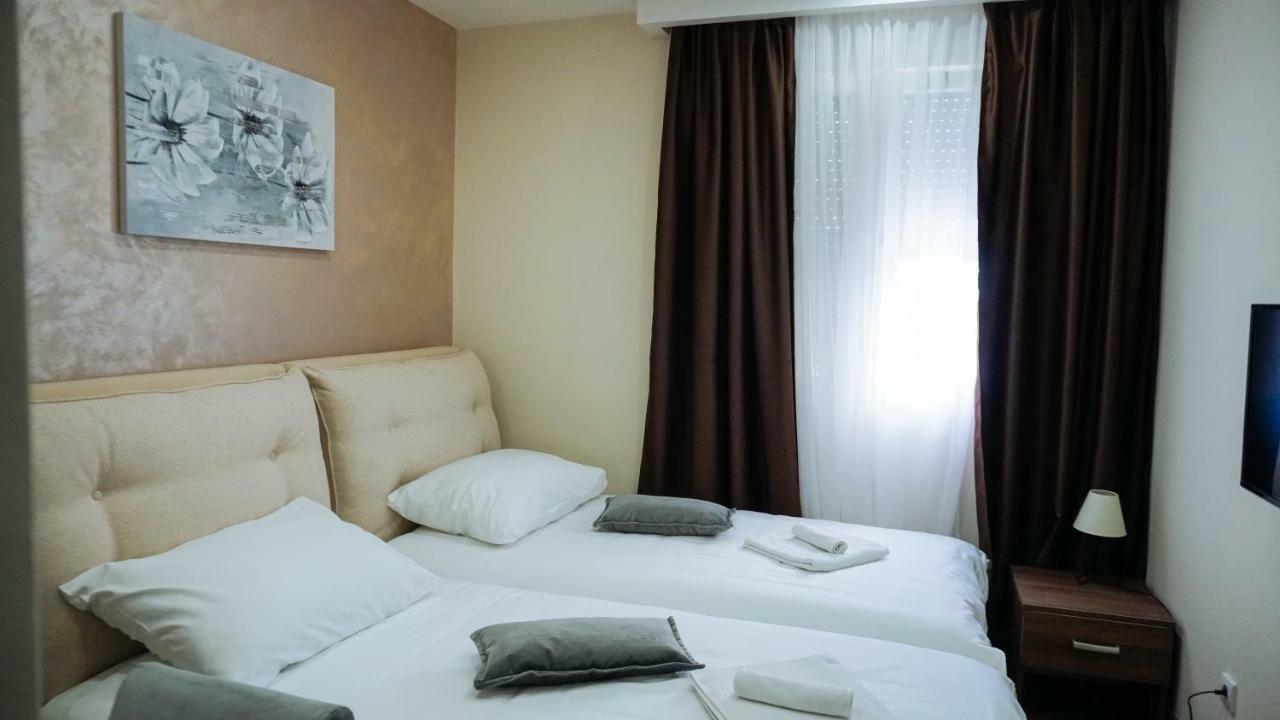 Hotel Usce Šabac エクステリア 写真