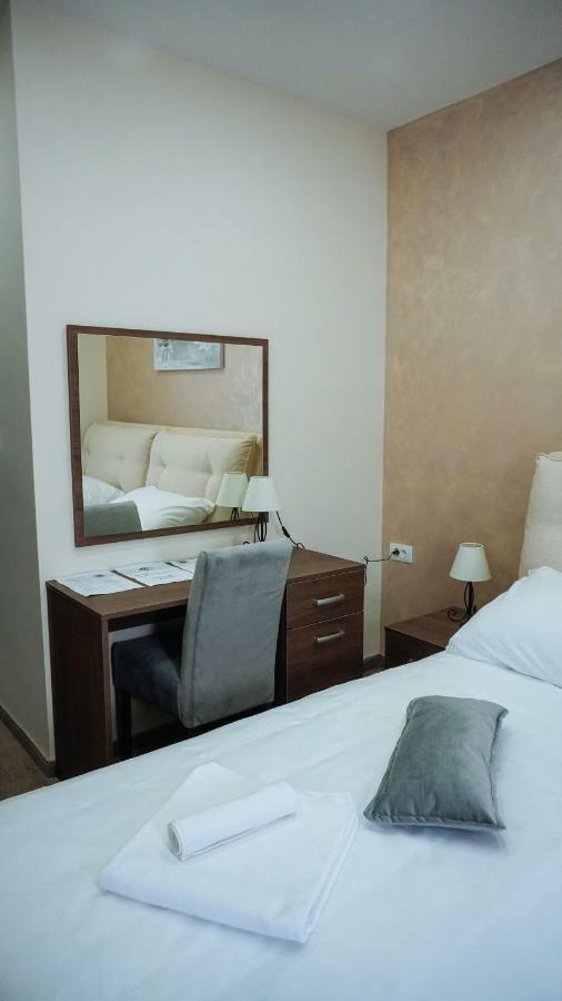 Hotel Usce Šabac エクステリア 写真