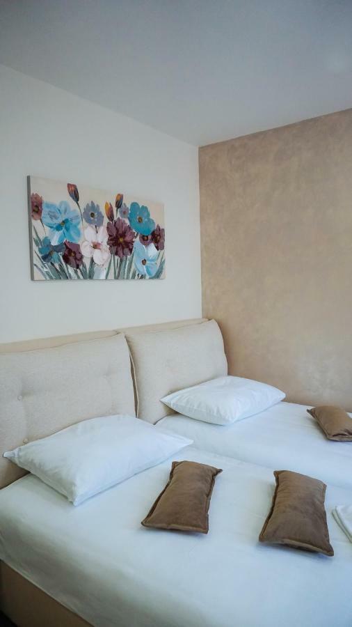 Hotel Usce Šabac エクステリア 写真