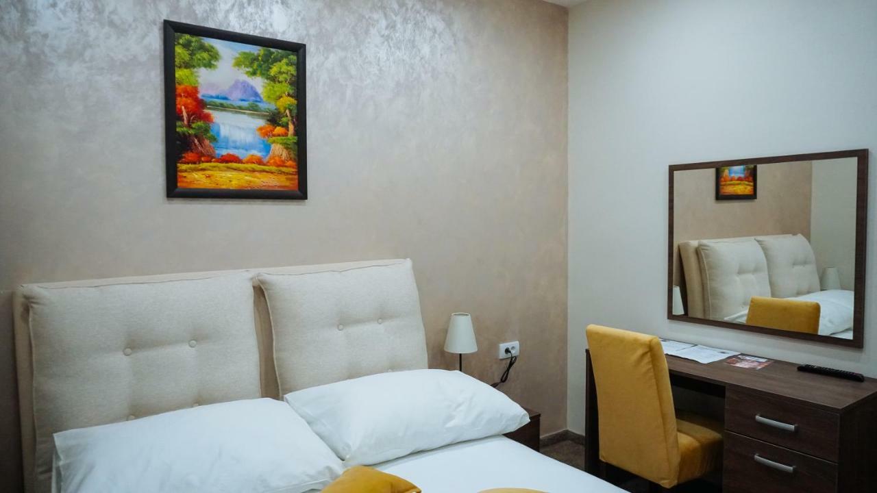Hotel Usce Šabac エクステリア 写真