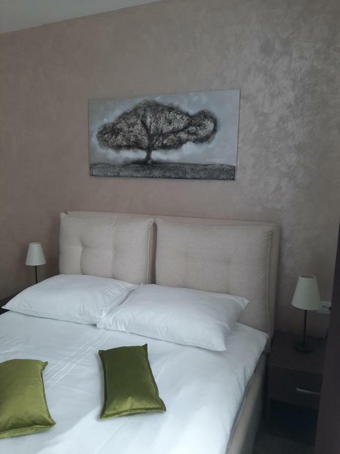 Hotel Usce Šabac エクステリア 写真