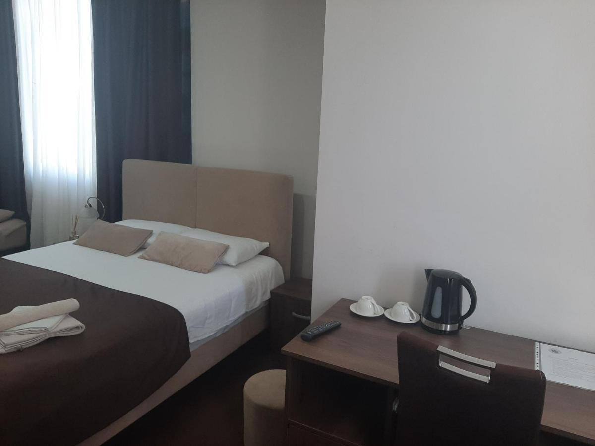Hotel Usce Šabac エクステリア 写真